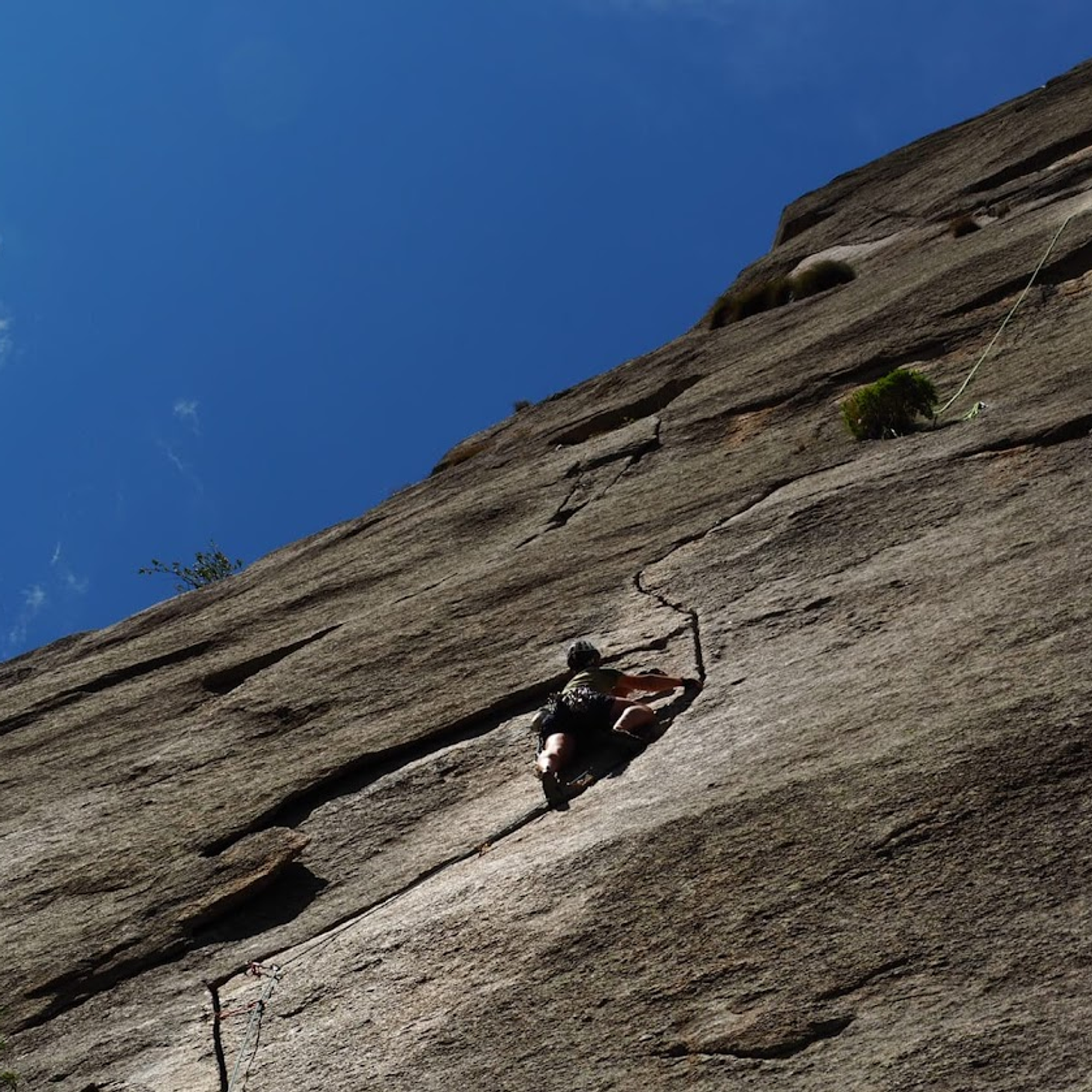 🧗‍♂️ Zehn Mehrseillängenrouten für den Einstieg ins Tradklettern in Frankreich – Bild 12