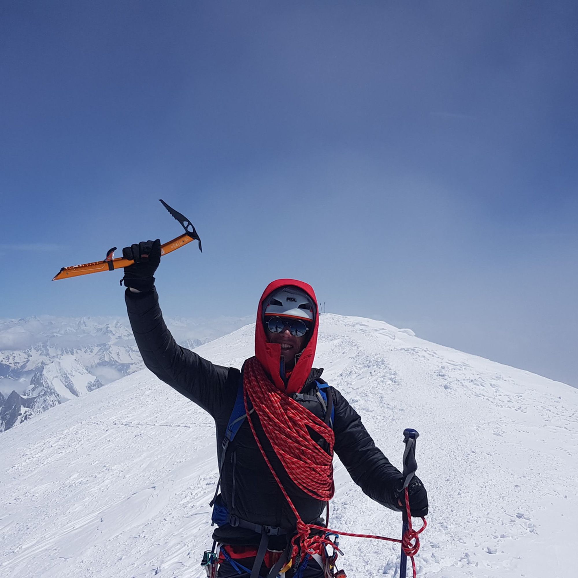 Primi passi in alpinismo durante un’uscita con piccozza