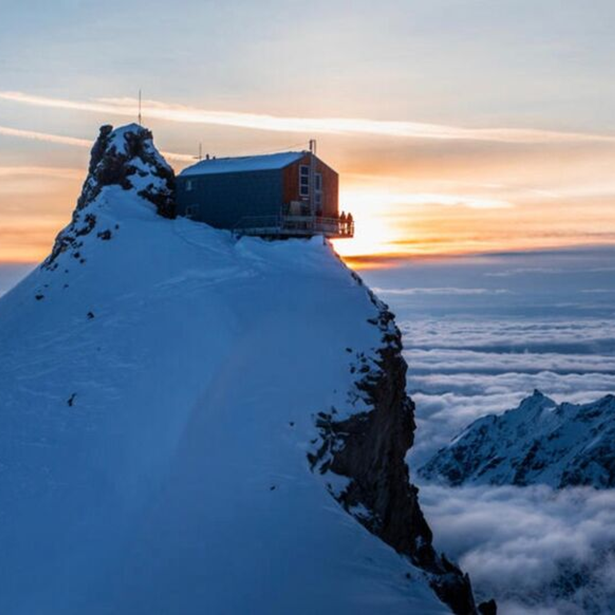 🏔️ Zehn bekannte Berghütten in Frankreich: von Wanderzielen bis zu alpinen Stützpunkten – Bild 15