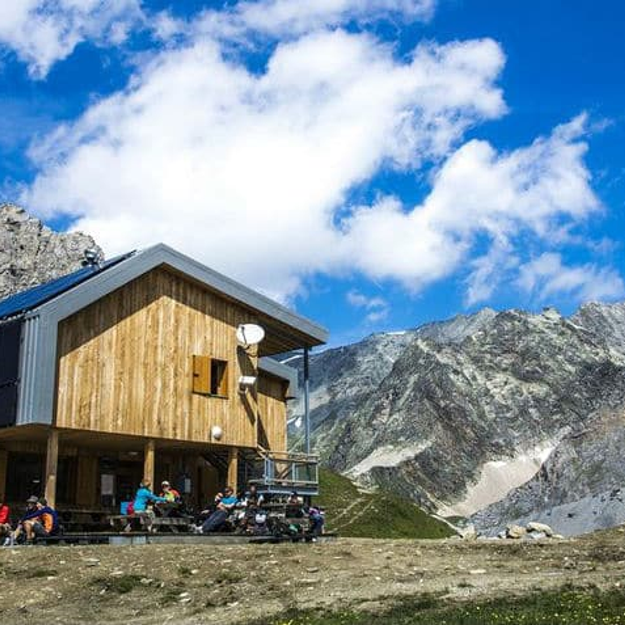 Erste Hüttennacht gegenüber einem Alpengletscher